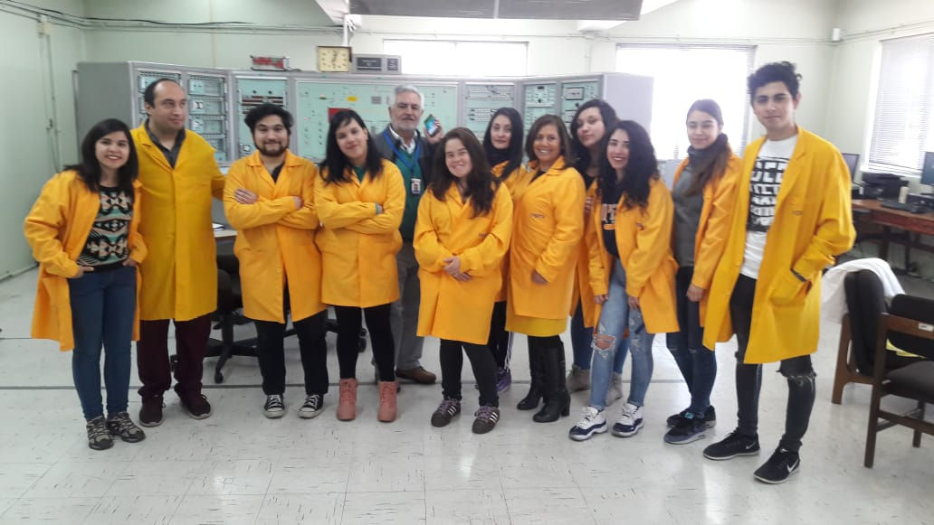 Estudiantes de la carrera Técnico en Imagenología y Radioterapia realizan  visita educativa a la CCHEN - ENAC