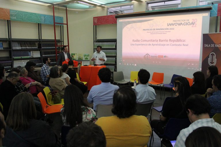 Proyecto de Innovación inaugura la Sala ENAC de Radio Comunitaria Barrio República