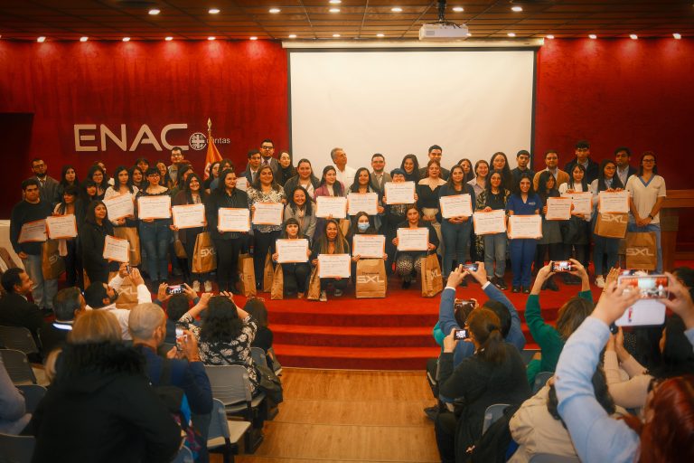 DIPE ENAC realizó ceremonia de reconocimiento académico a estudiantes destacados